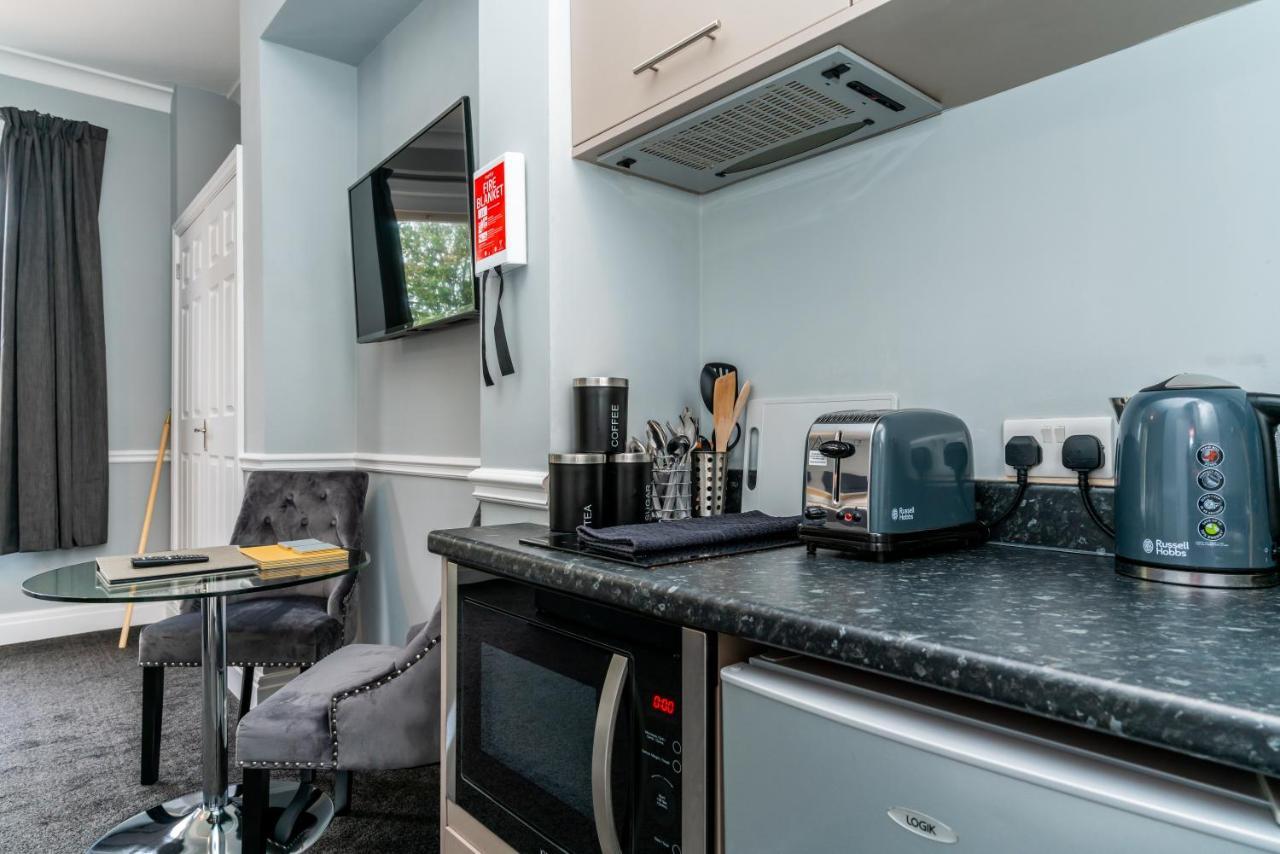 Sycamore Apartment *